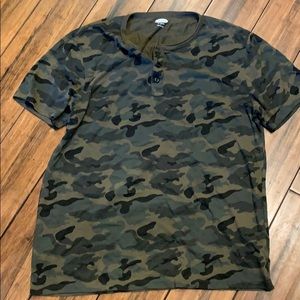 Camo tee 3 button. Relaxed fit